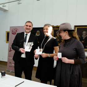 11_280x280_crop_478b24840a