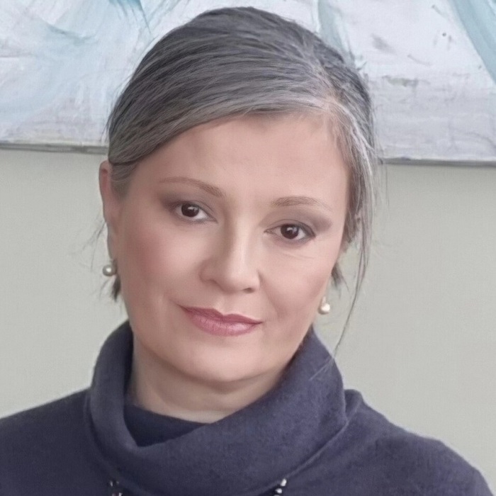 012-angela-daneva-uikipedia_700x700_crop_478b24840a