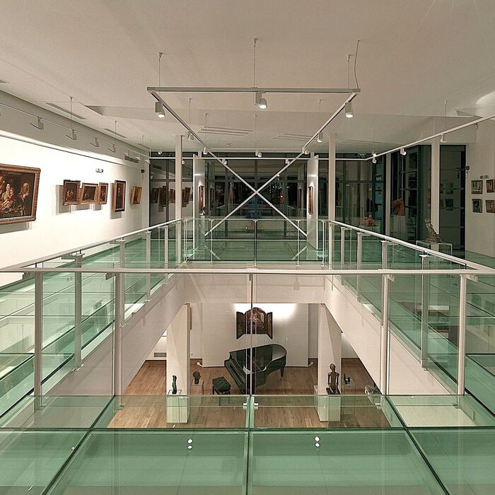 galeria-uniart-nbu_700x700_crop_478b24840a