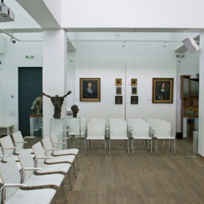 prakticheski-seminar-v-nbu-muzei_700x700_crop_478b24840a